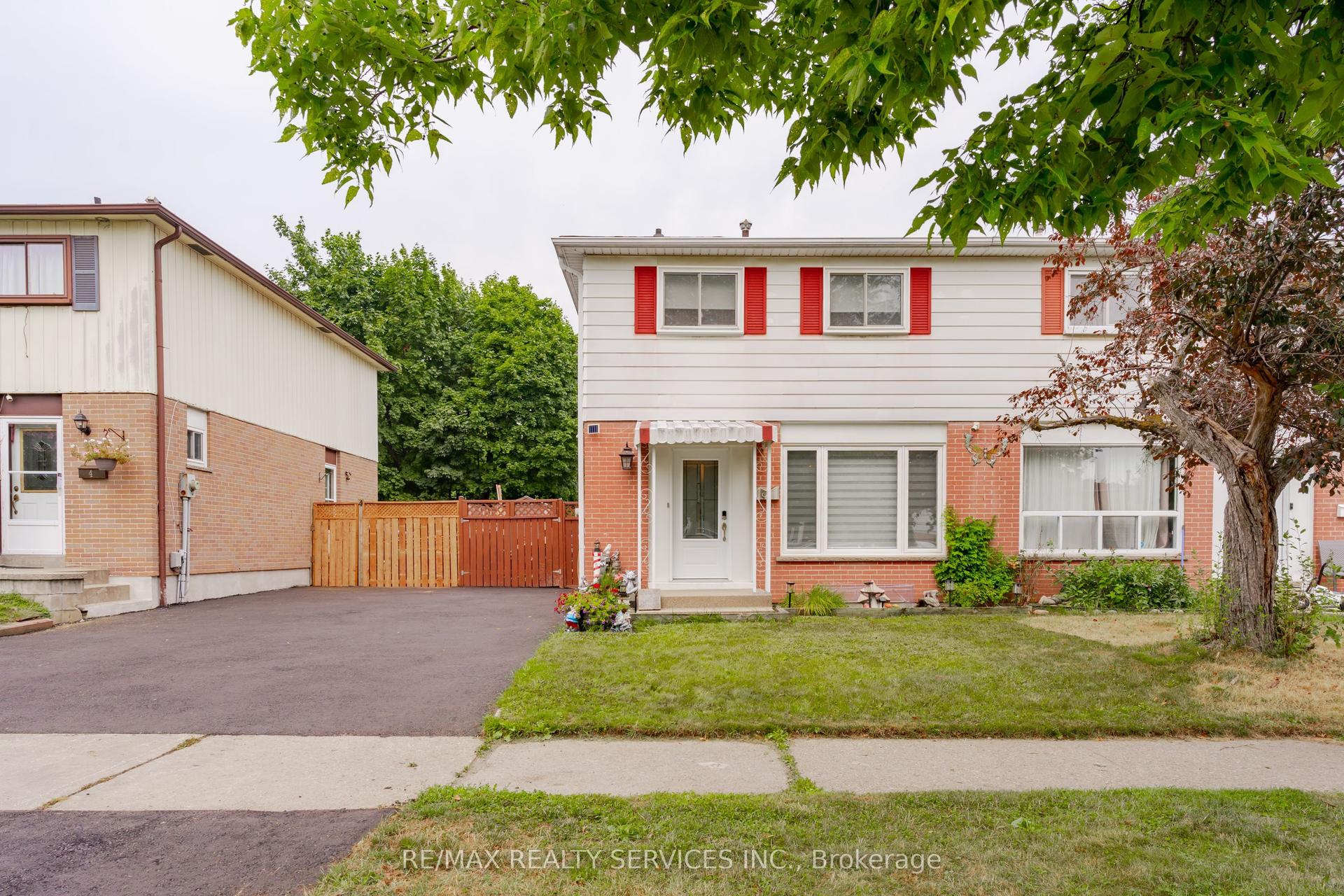 6 Lauderdale Road — photo 1