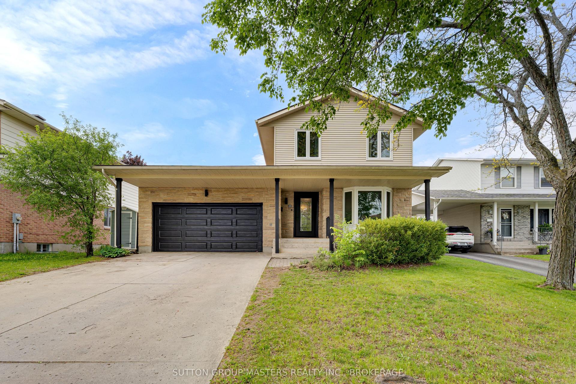 11 Douglas Avenue — photo 1