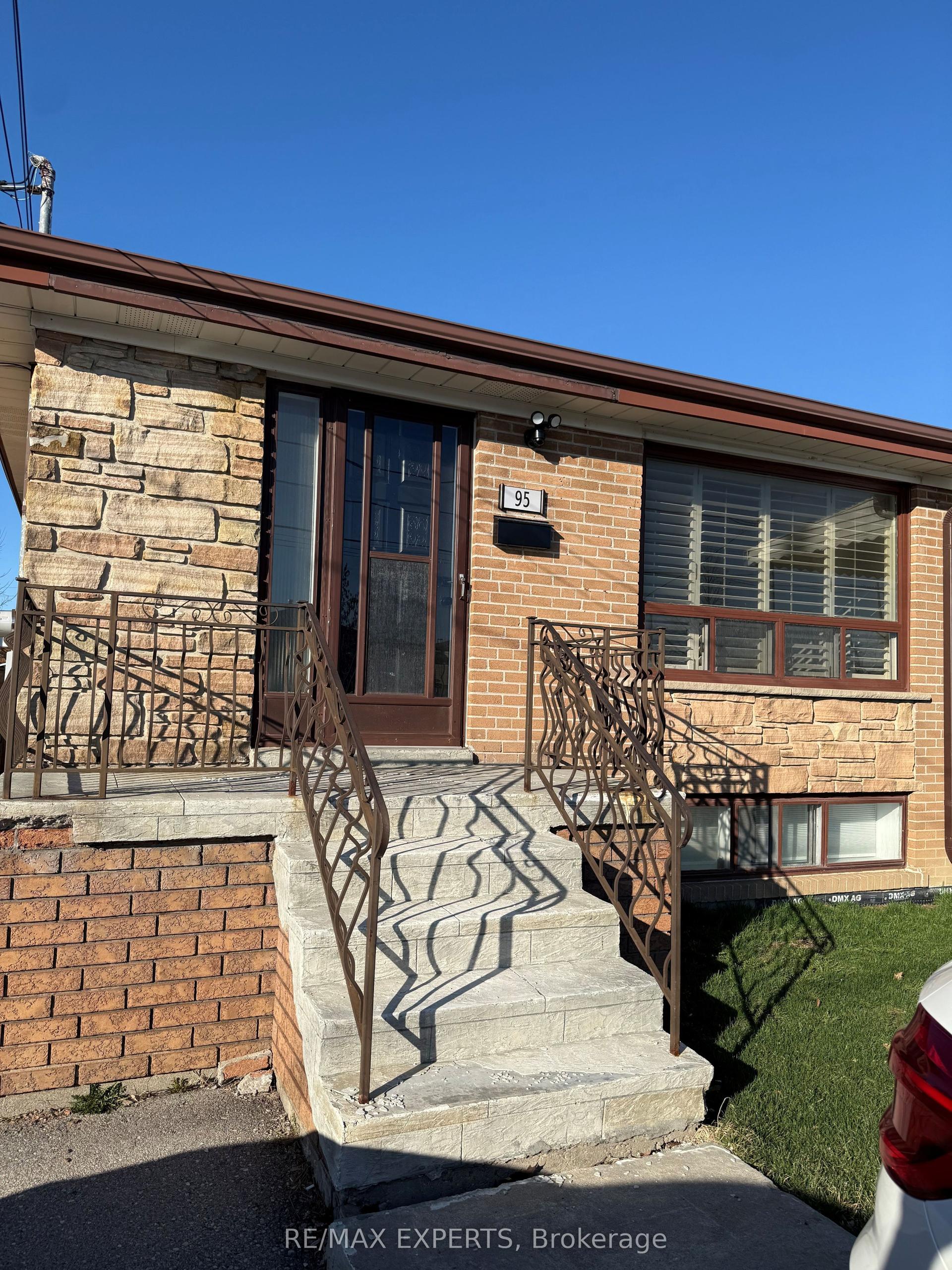 95 Navenby Crescent — photo 1