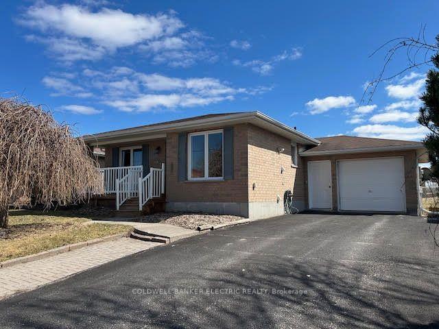 329 Mary Street W — photo 1