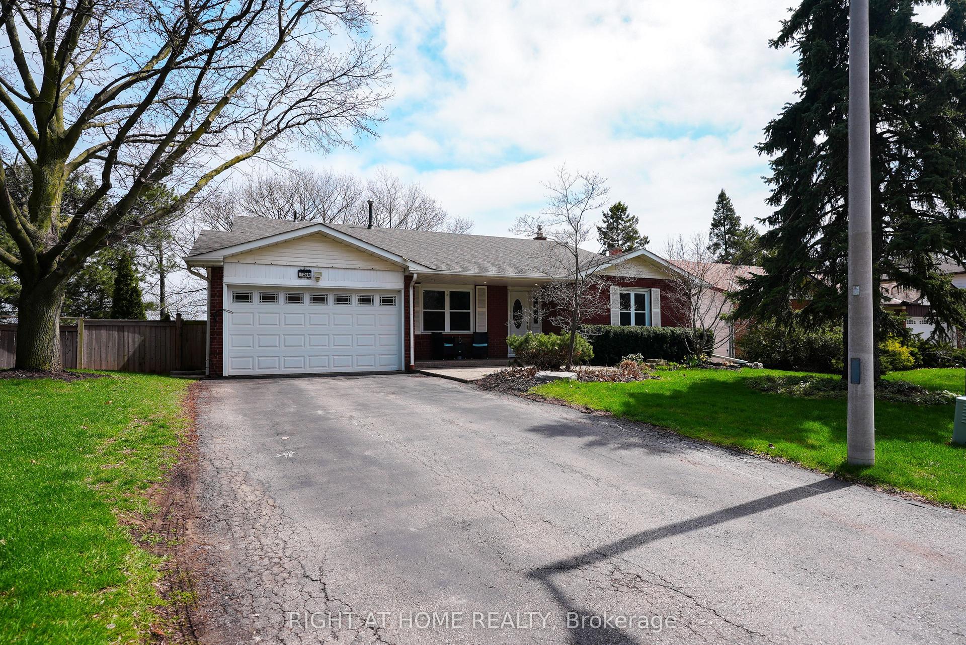1266 Lakeview Drive — photo 1
