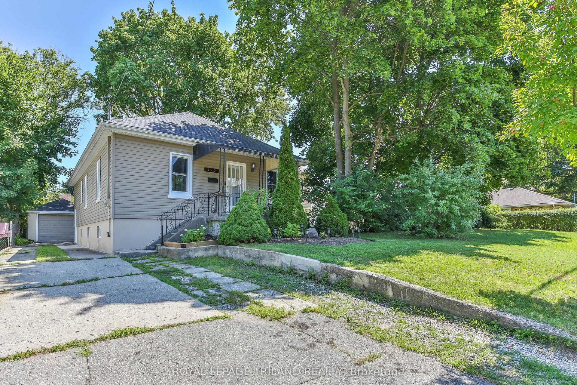 190 Taylor Street, London East — Detached for sale, photo 1