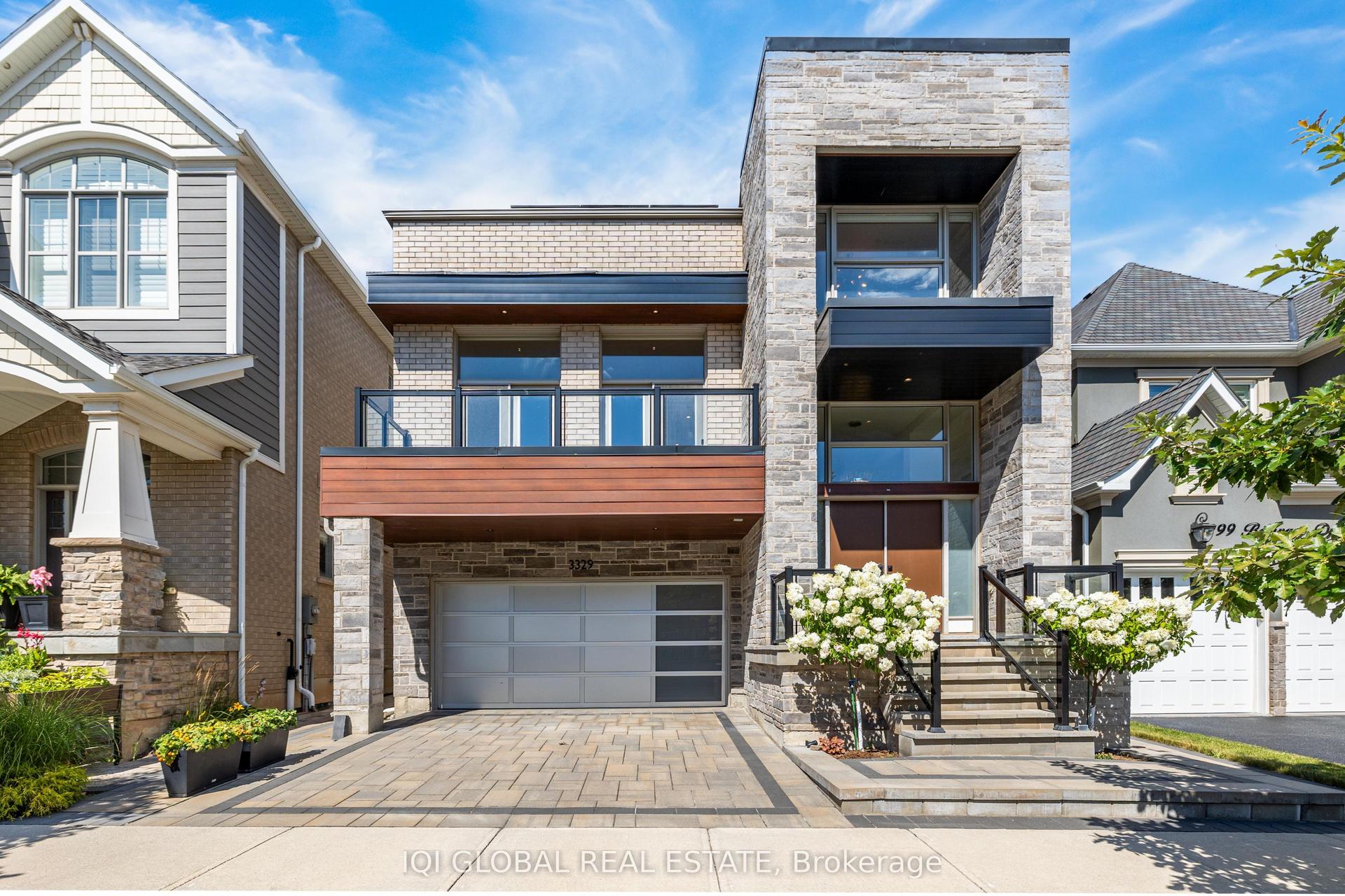 3329 Merion Gardens, Oakville — Detached for sale, photo 1