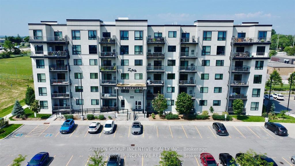 299 Cundles Road E 608 #608 — photo 1