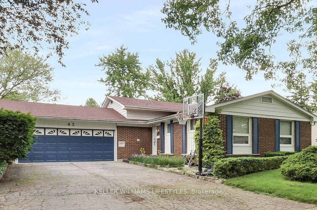 43 FINSBURY Crescent — photo 1