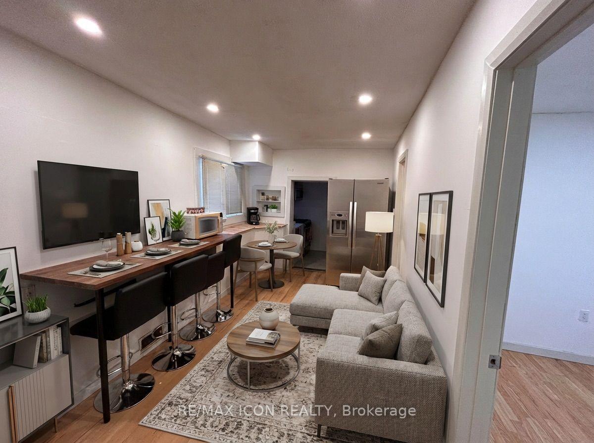 565 South Street — photo 1