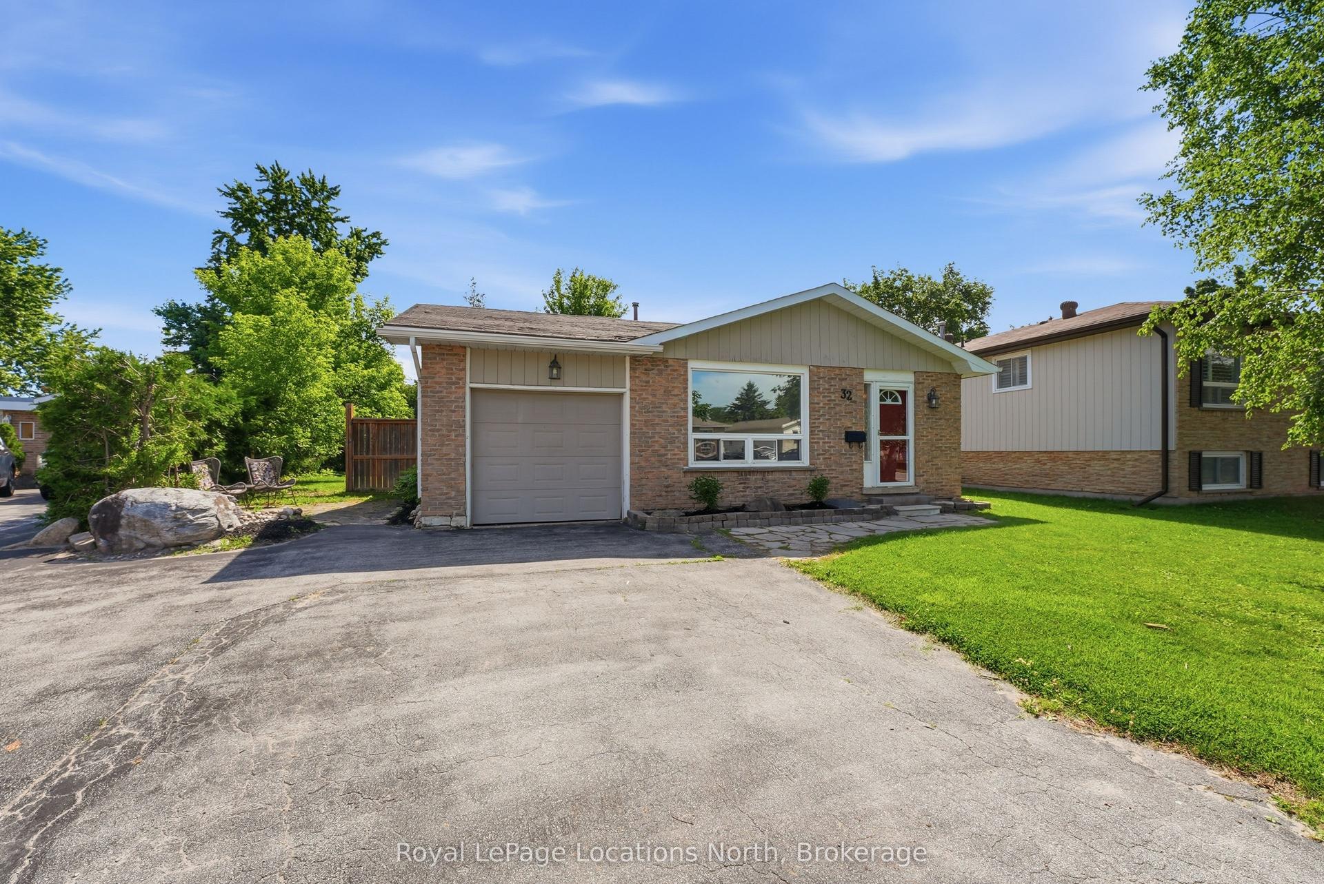 32 Courtice Crescent — photo 1