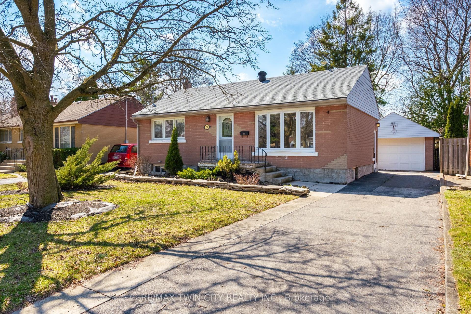 58 LOWREY Avenue S — photo 1