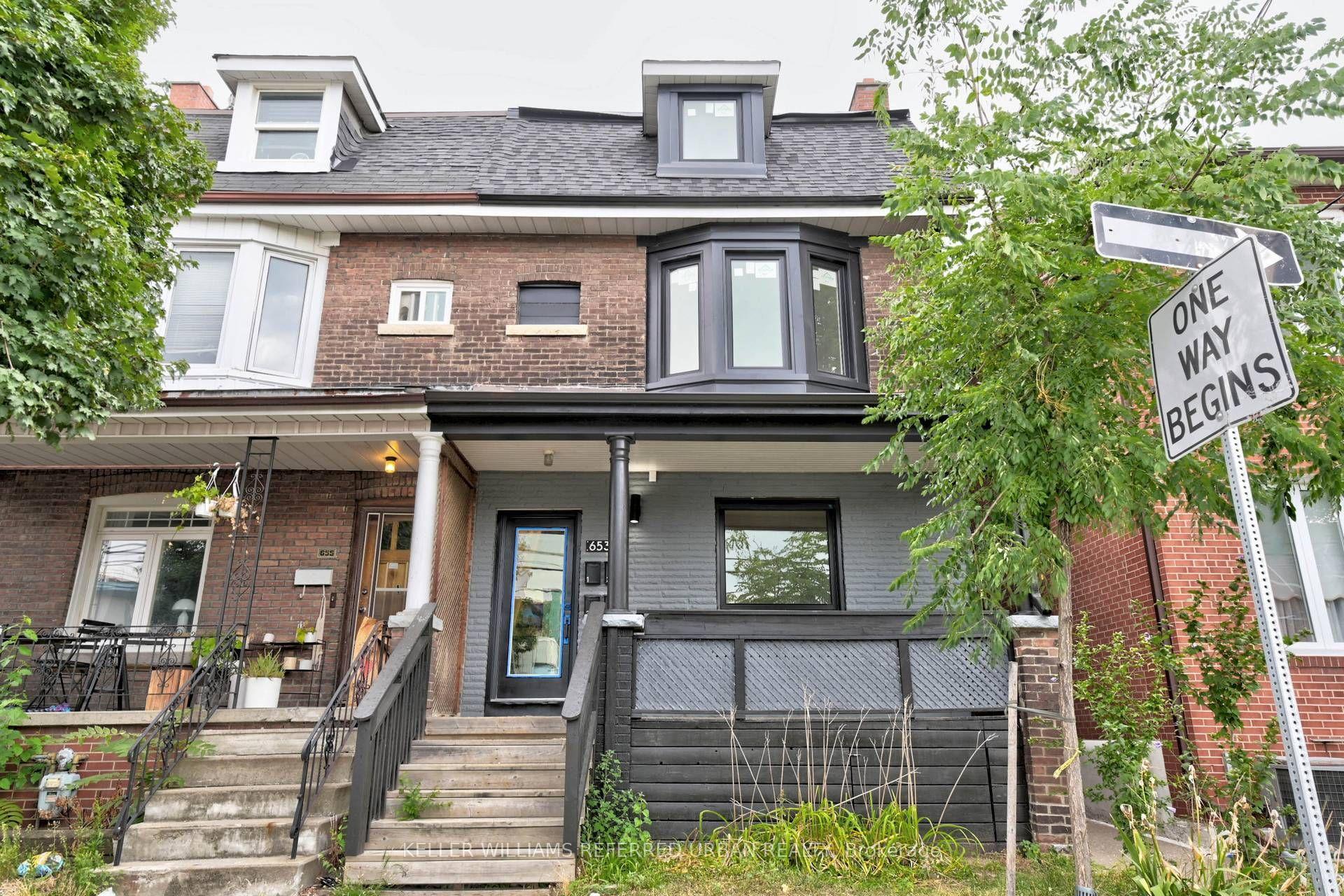 653 Manning Avenue 1 #1, Toronto — Semi-Detached for lease, photo 1