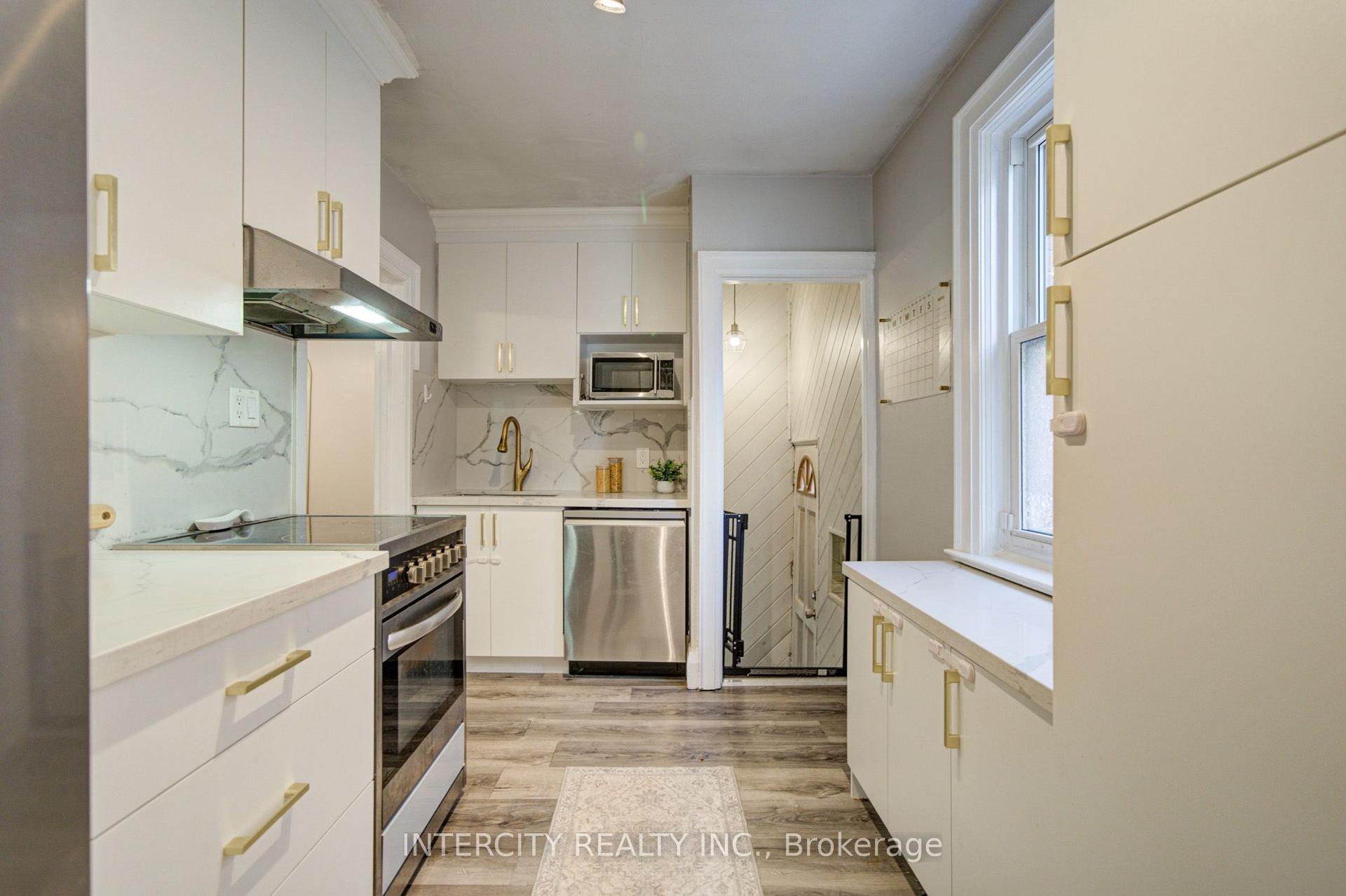 256 Blantyre Avenue, Toronto — Semi-Detached for sale, photo 1
