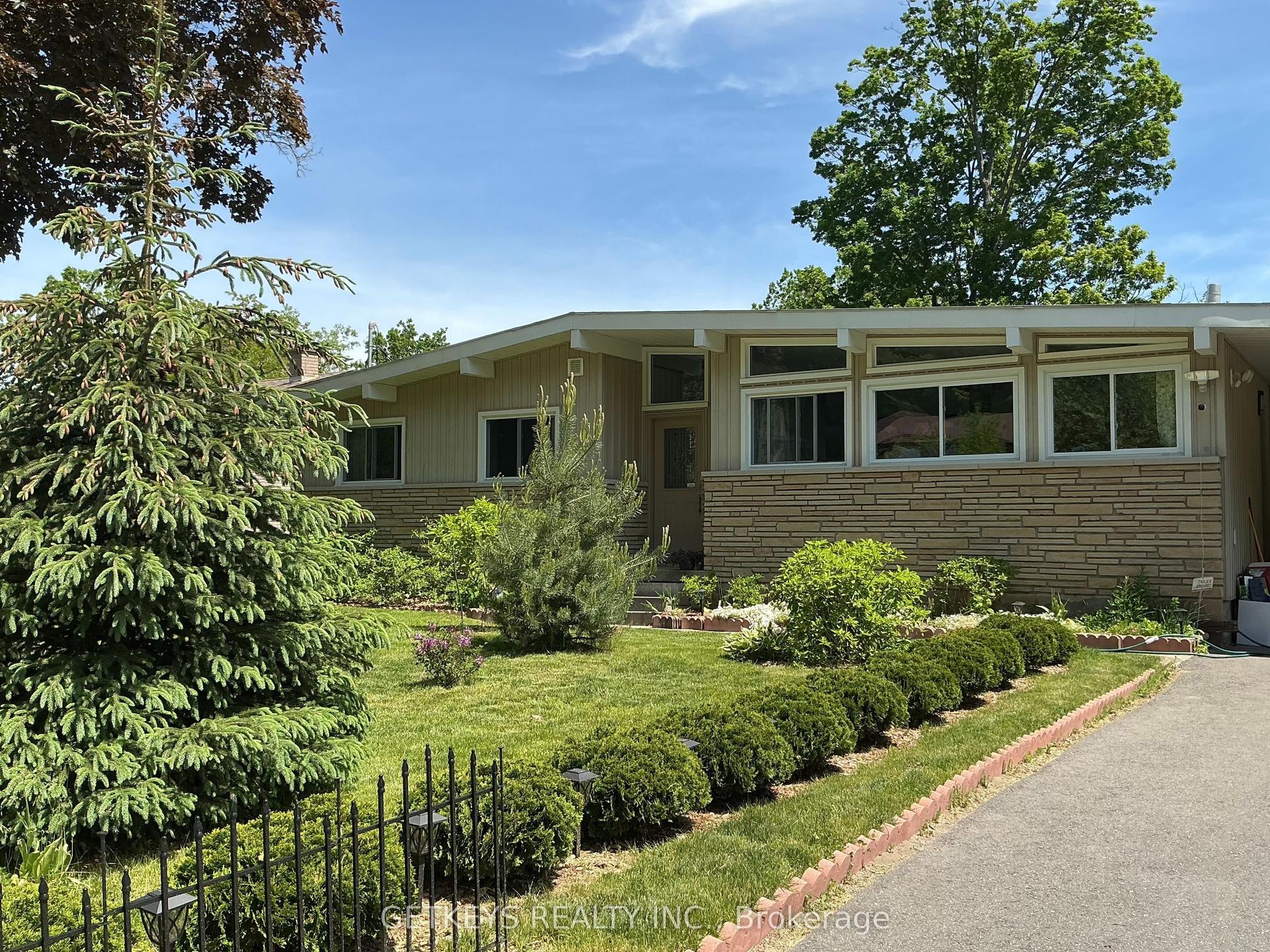 49 King George Crescent — photo 1