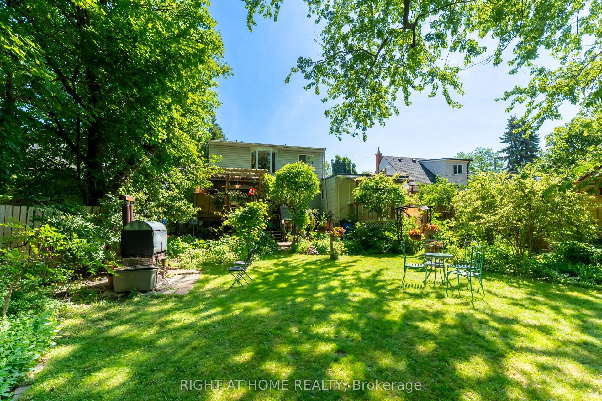 30 Allister Avenue, Toronto — Detached for sale, photo 1