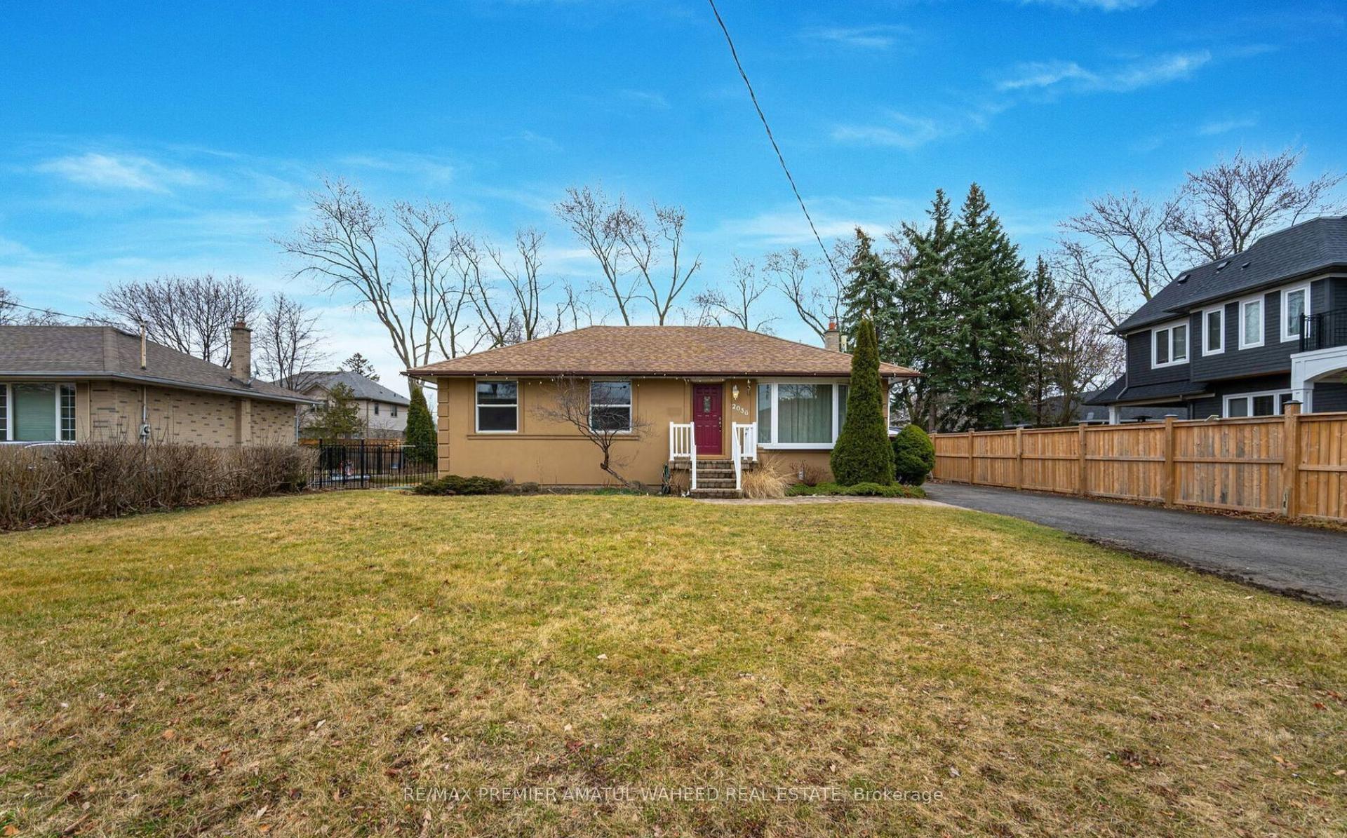 2036 Constance Drive, Oakville — Detached for lease, photo 1