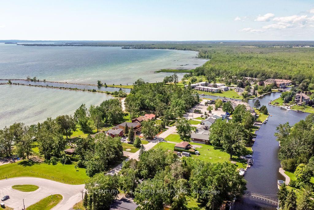 1 Paradise Boulevard Unit 14 #Unit 14, Ramara — Condo Town for sale, photo 1