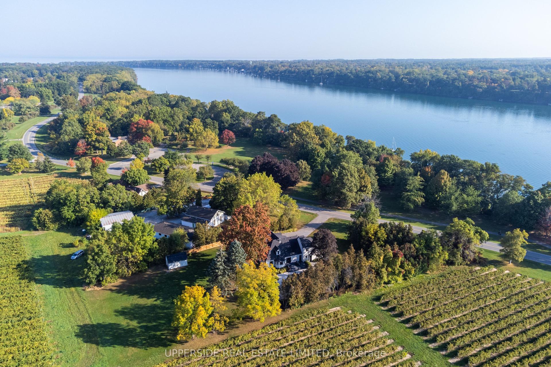 15886 Niagara Parkway — photo 1