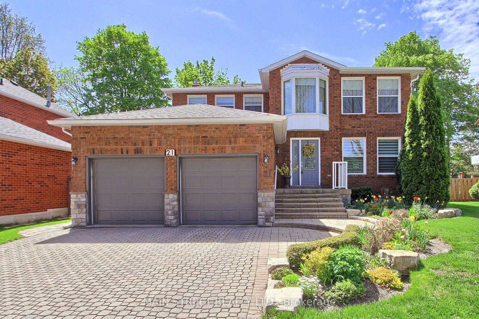 21 Chadburn Crescent — photo 1