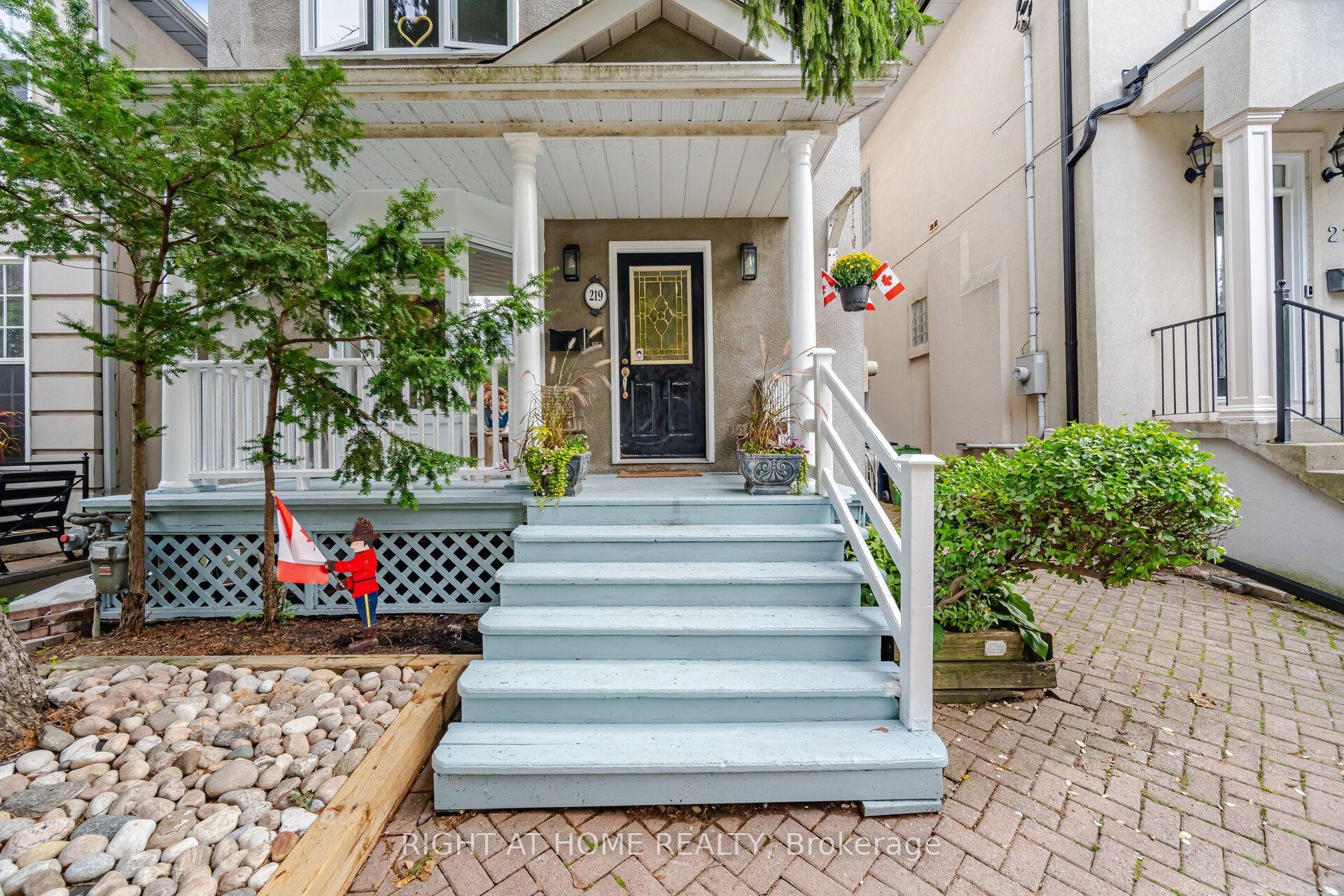 219 Broadway Avenue, Toronto — Detached for sale, photo 1
