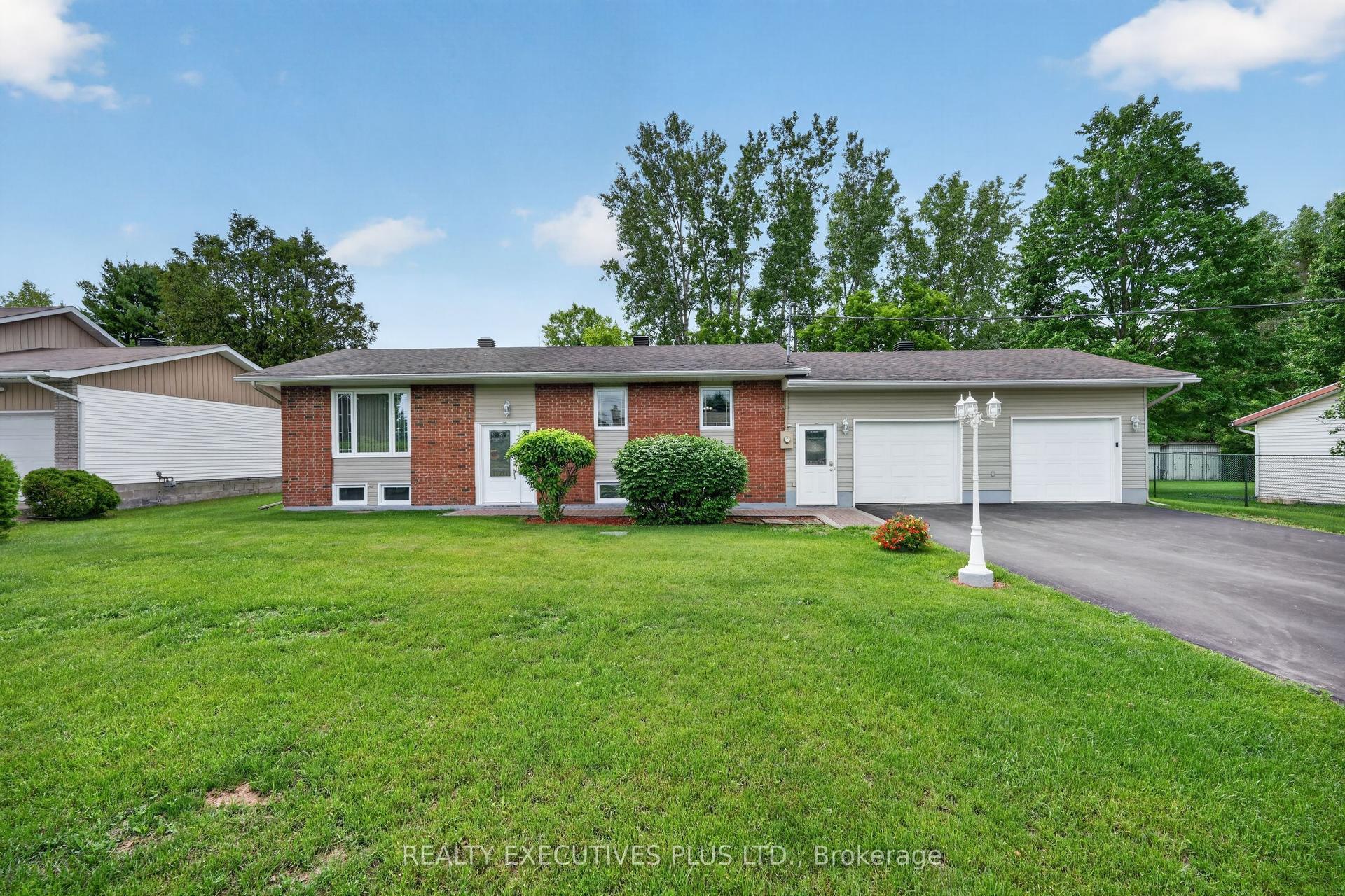 10 Potvin Street — photo 1