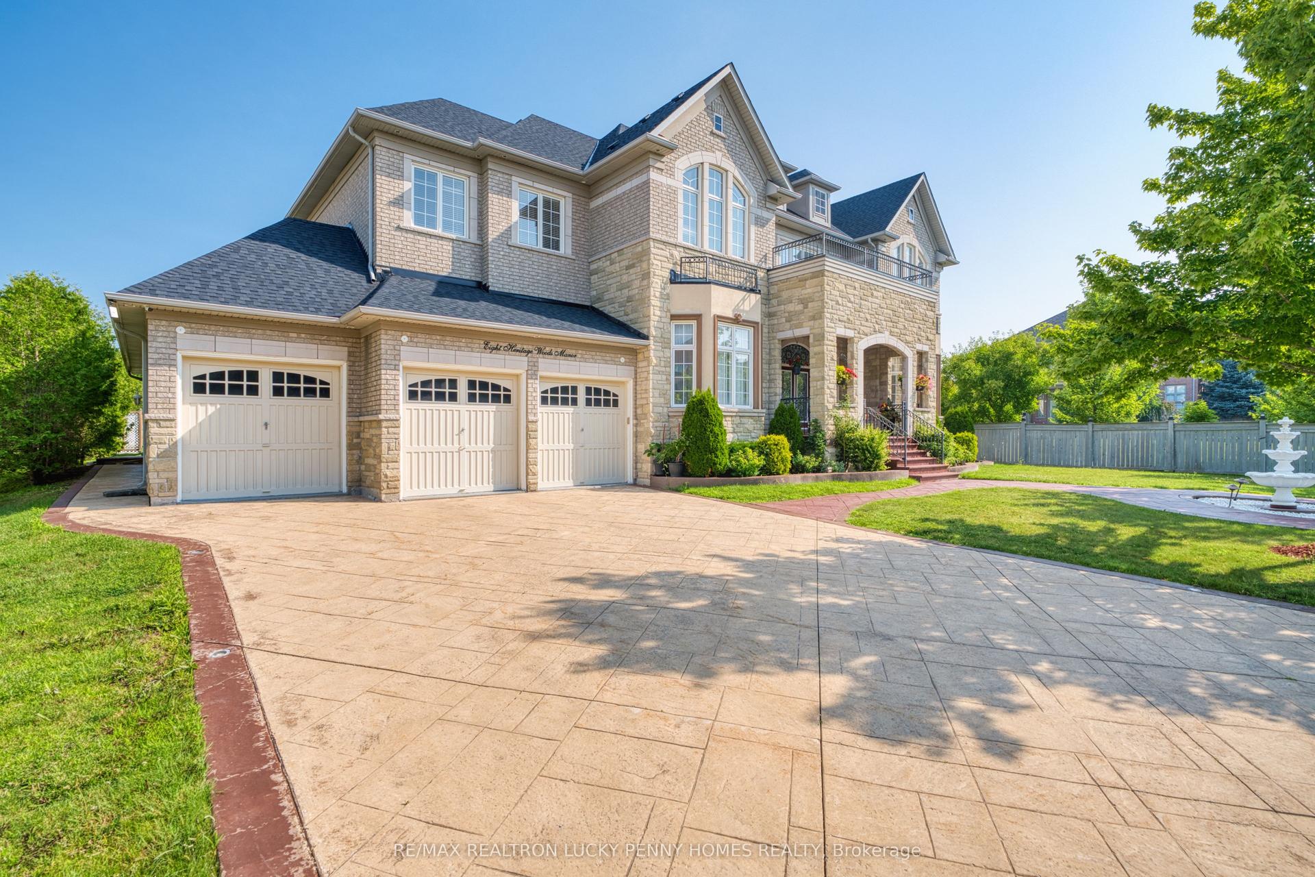 8 Heritage Woods Manor — photo 1