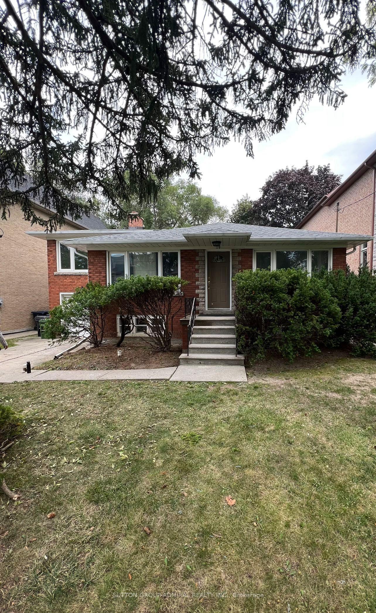 119 Caribou Road, Toronto — Detached for lease, photo 1