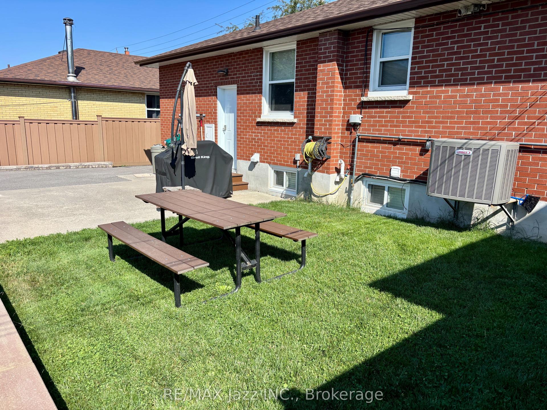 751 Phillip Murray Avenue Unit 2 #Unit 2, Oshawa — Multiplex for lease, photo 1