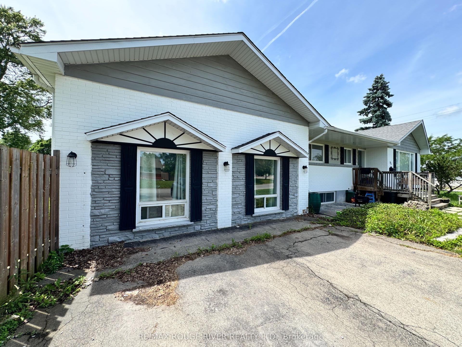 95 Diffin Drive — photo 1