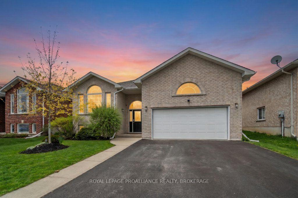 6 Ashwood Crescent — photo 1