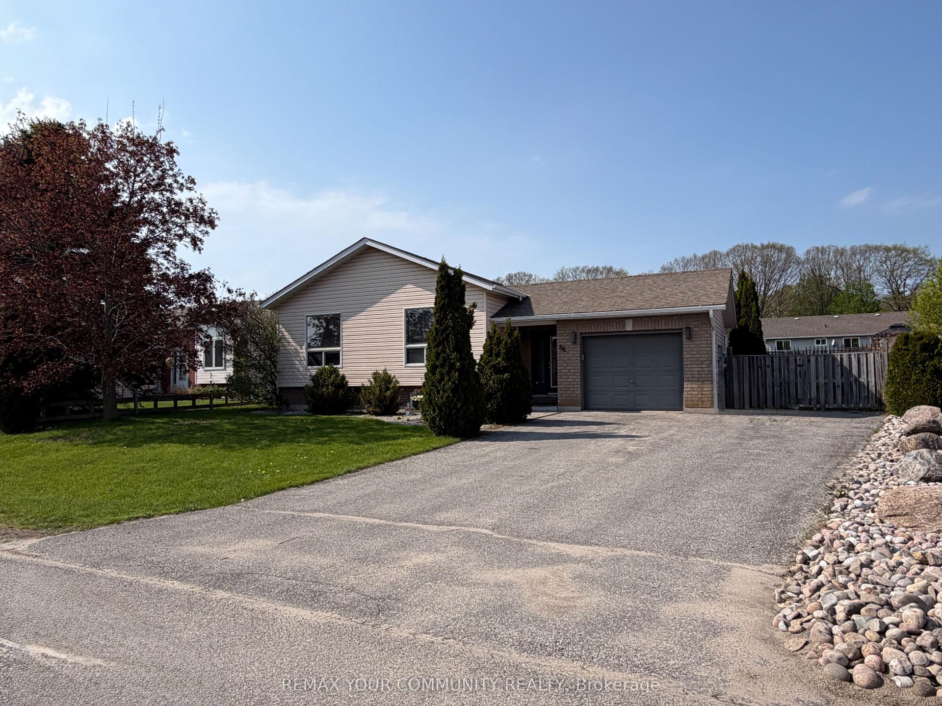 86 Oxley Drive — photo 1