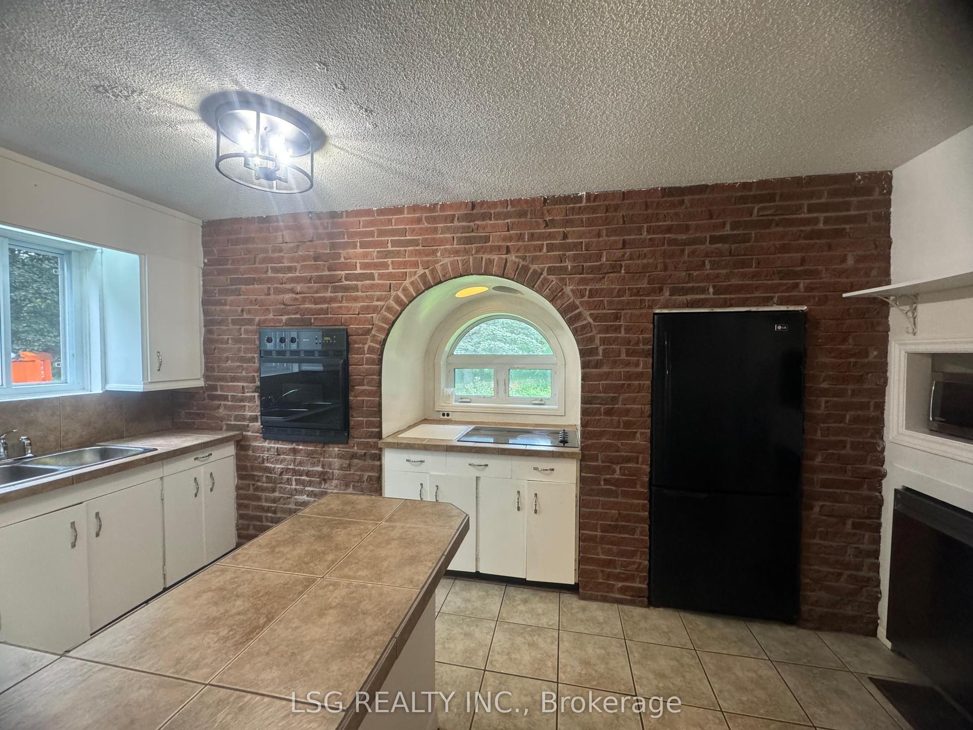 18880 2nd Concession Road — photo 1