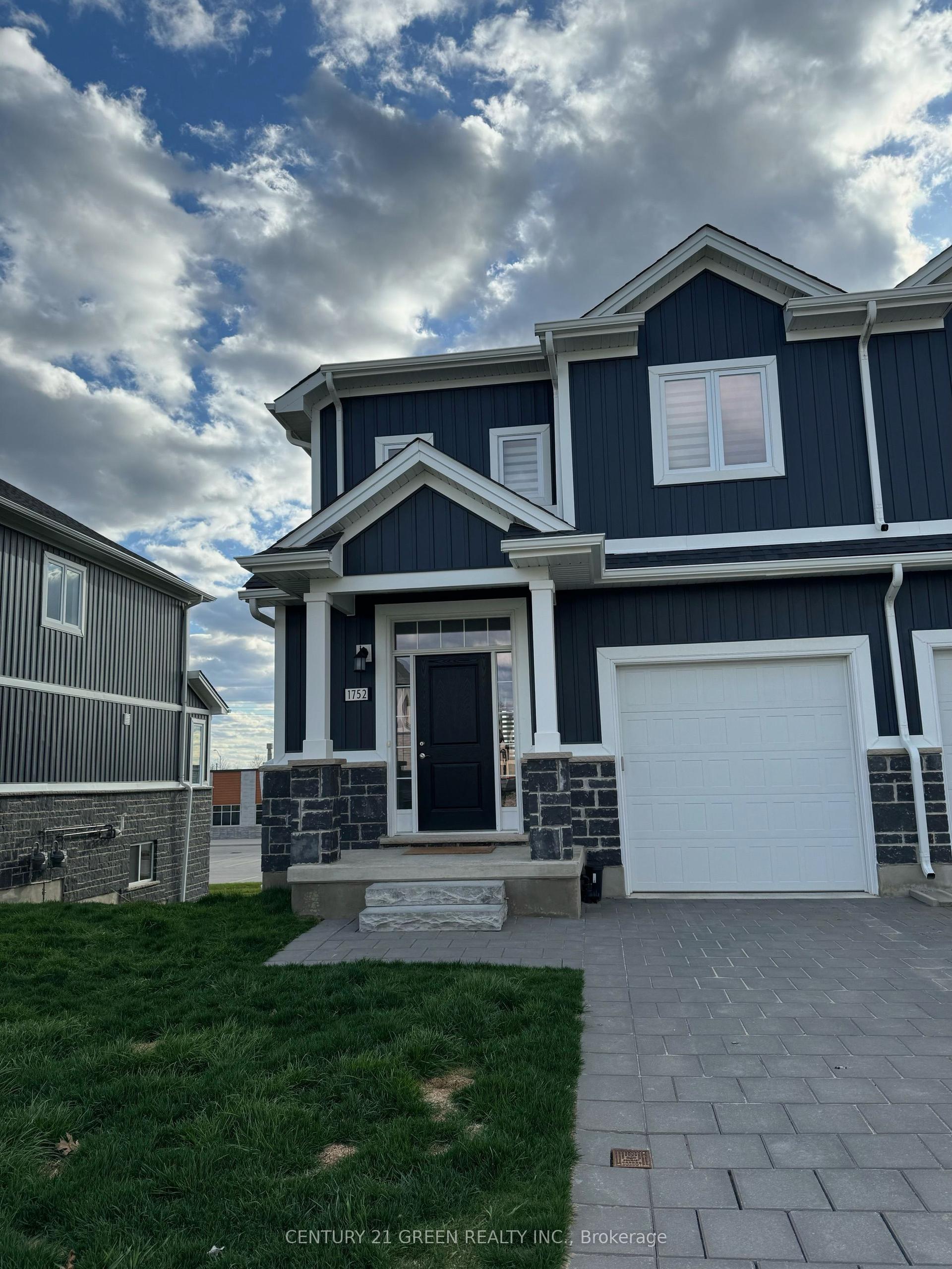 1752 Finley Crescent — photo 1