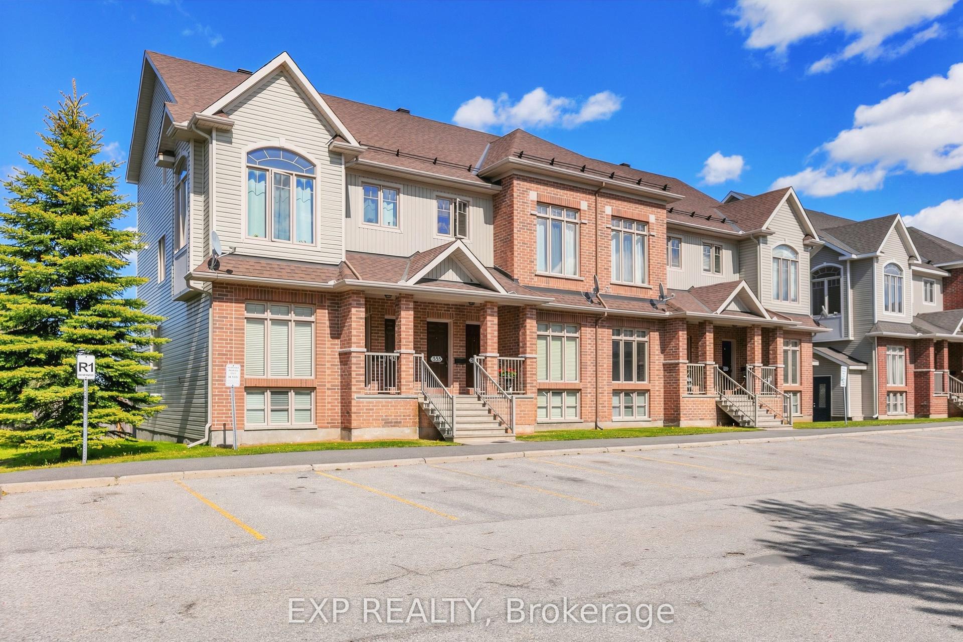 555 REARDON Private, Hunt Club - South Keys and Area — Condo for lease, photo 1