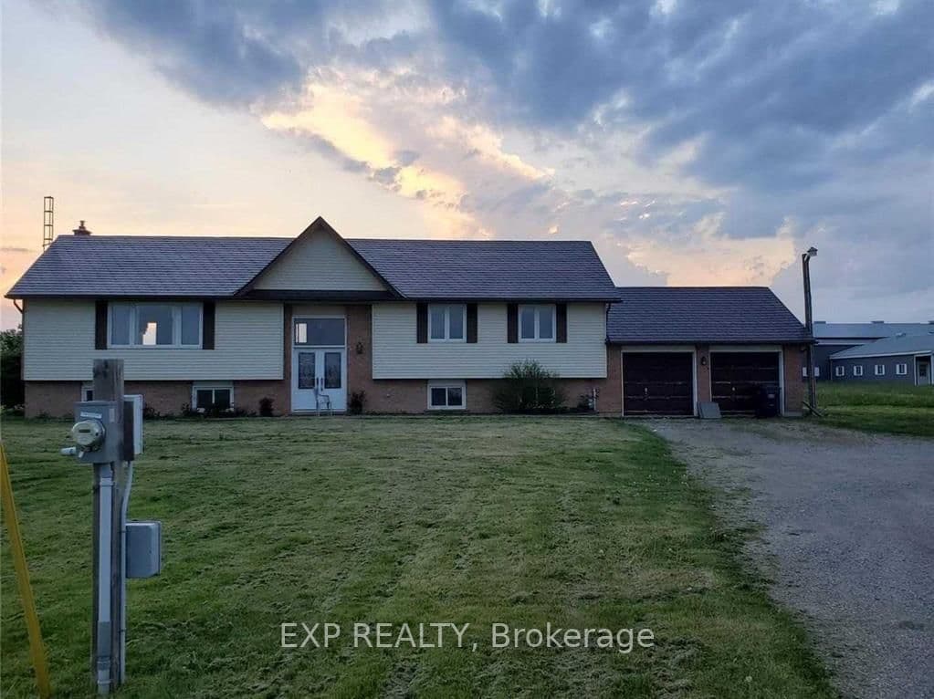 2330 N King Street N — photo 1