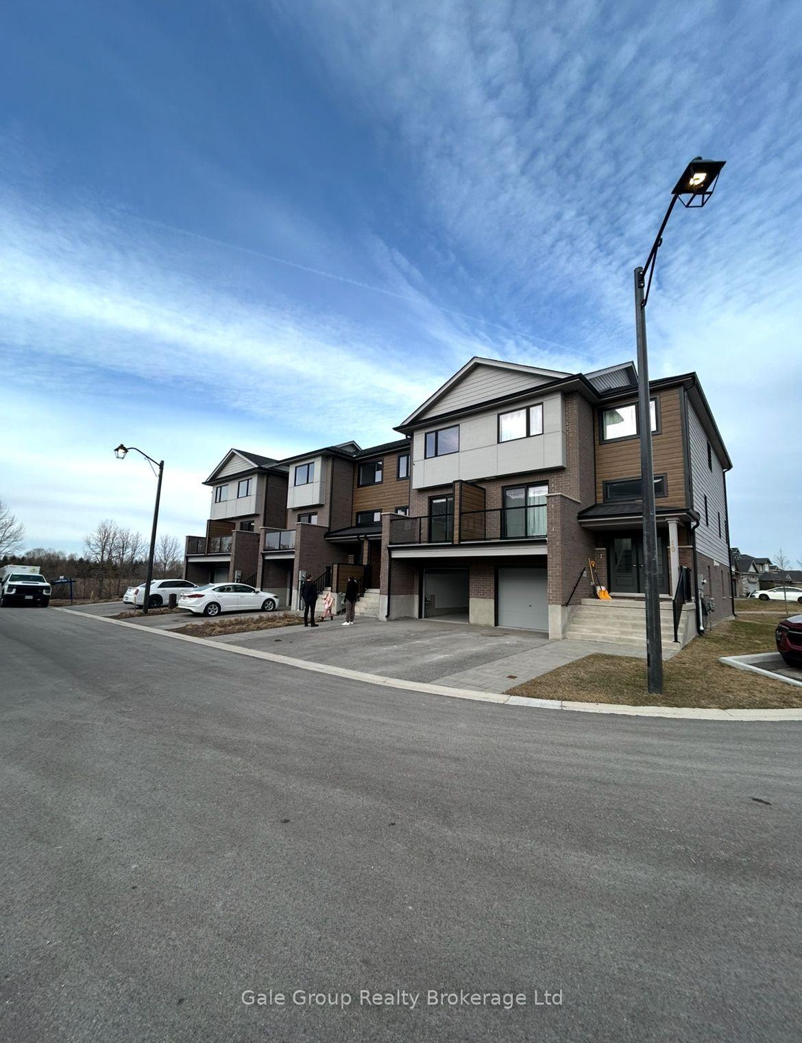 182-7 Bridge Crescent Lower #Lower — photo 1