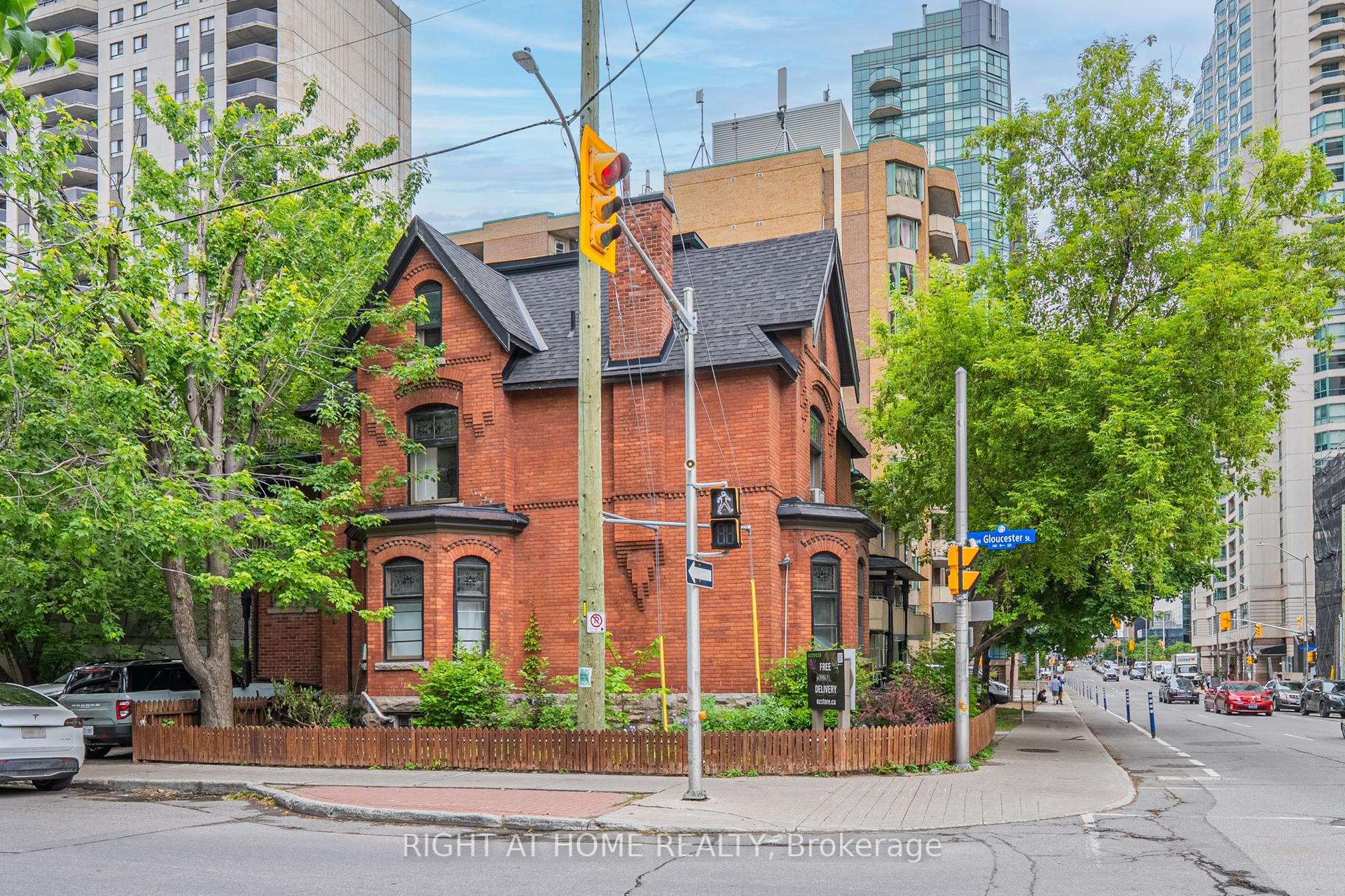 220 Lyon Street N B #B, Ottawa Centre — Detached for lease, photo 1
