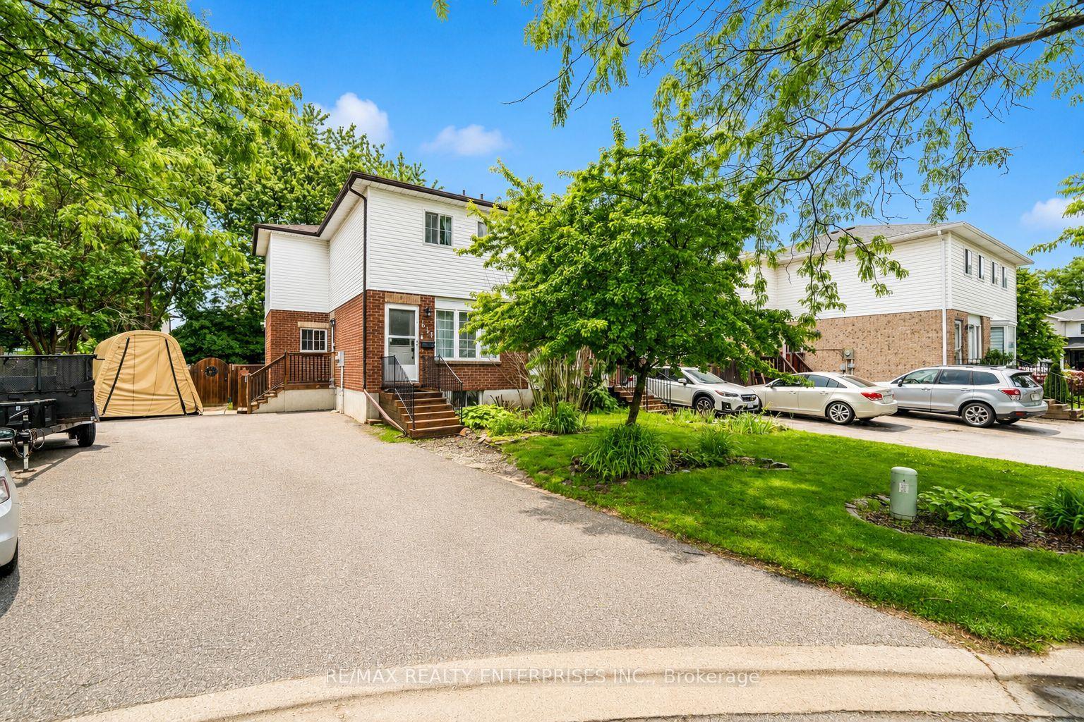 818 Buttonbush Court — photo 1