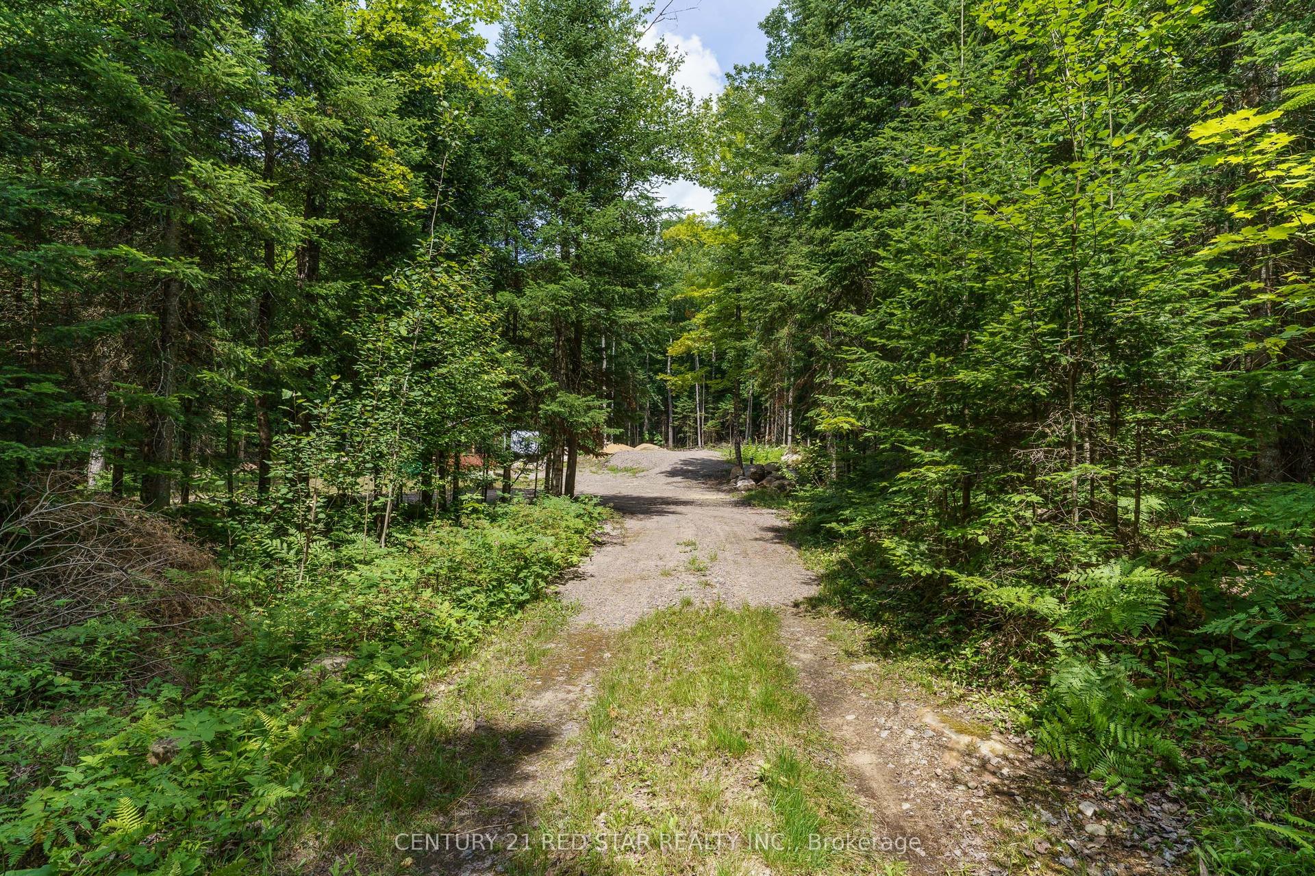 2978 Glamorgan Road — photo 1