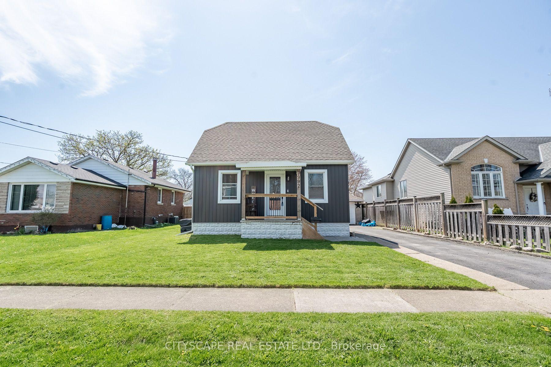 7992 Peter Street — photo 1