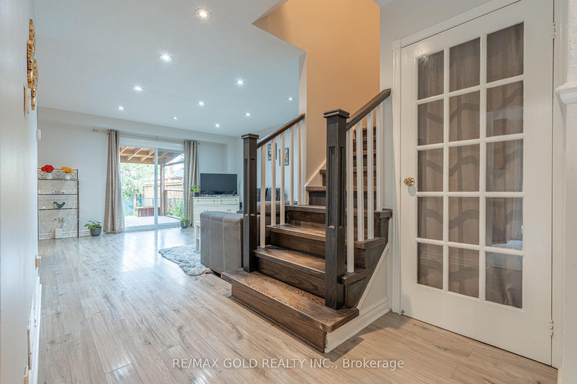 23 Judith Crescent, Brampton — Semi-Detached for sale, photo 1