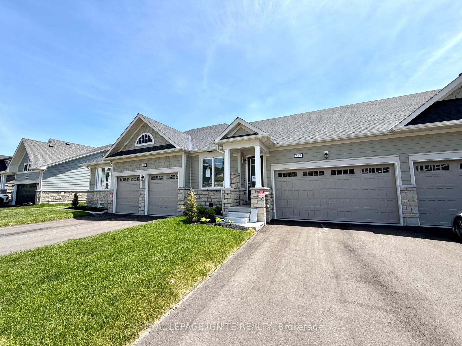 537 Hudson Crescent, Midland — Townhouse for sale, photo 1