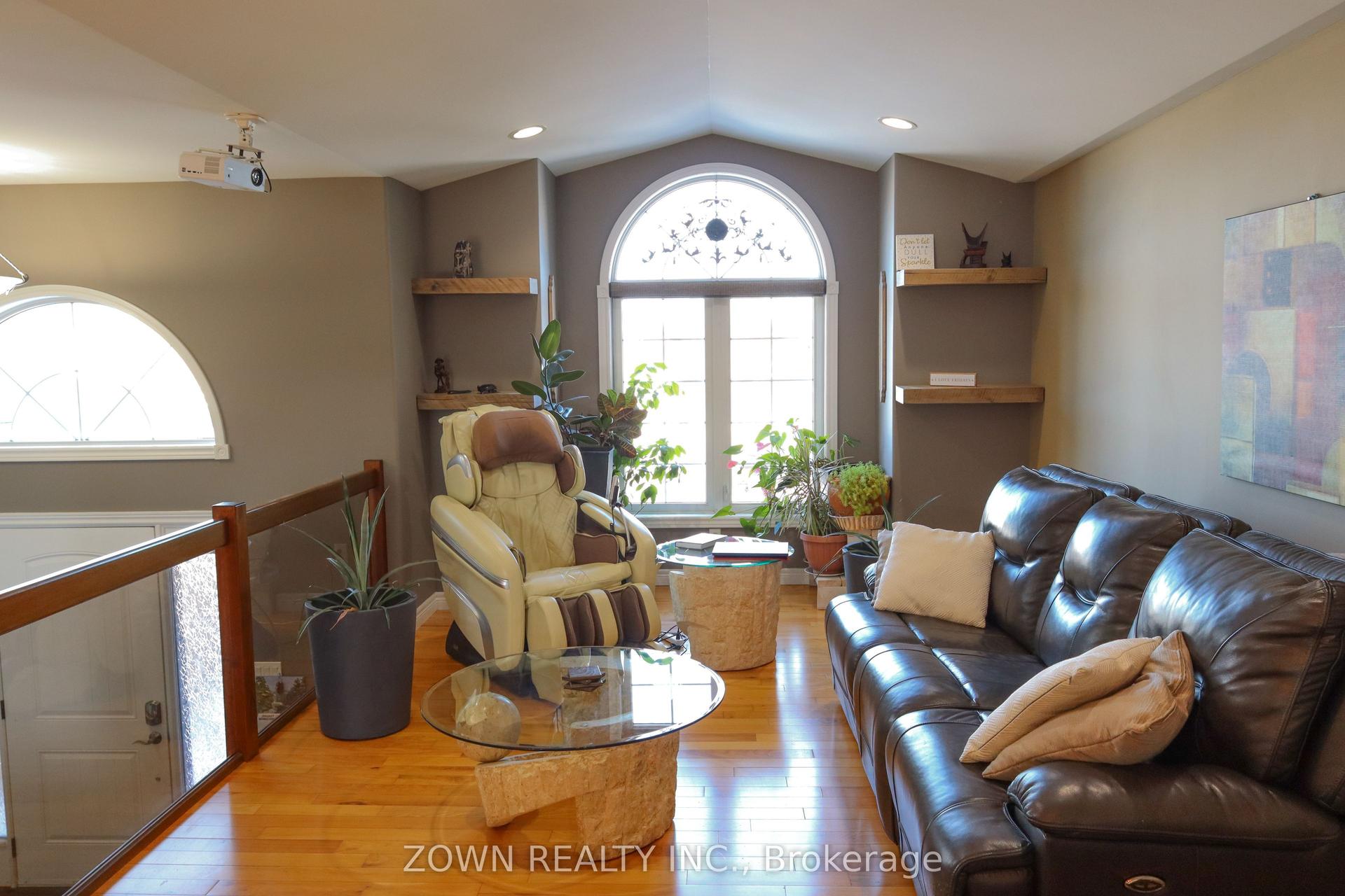1433 Girard Drive — photo 1