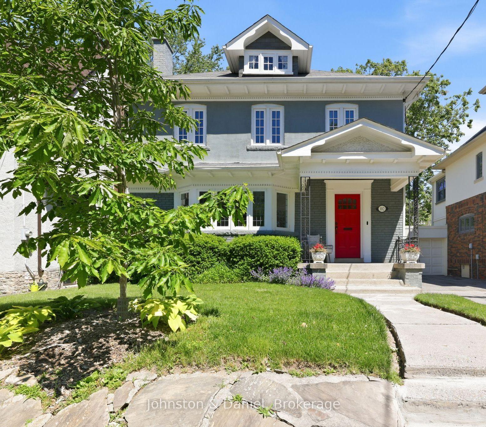 102 Ridge Drive, Toronto — Detached for sale, photo 1