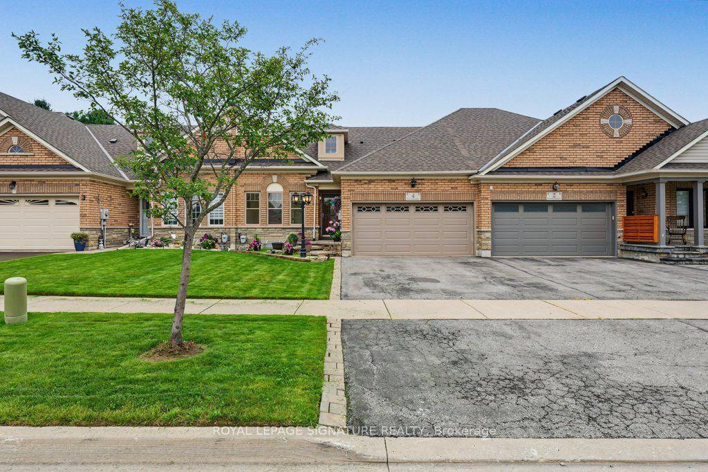 4 Norm Goodspeed Drive, Uxbridge — Townhouse for sale, photo 1