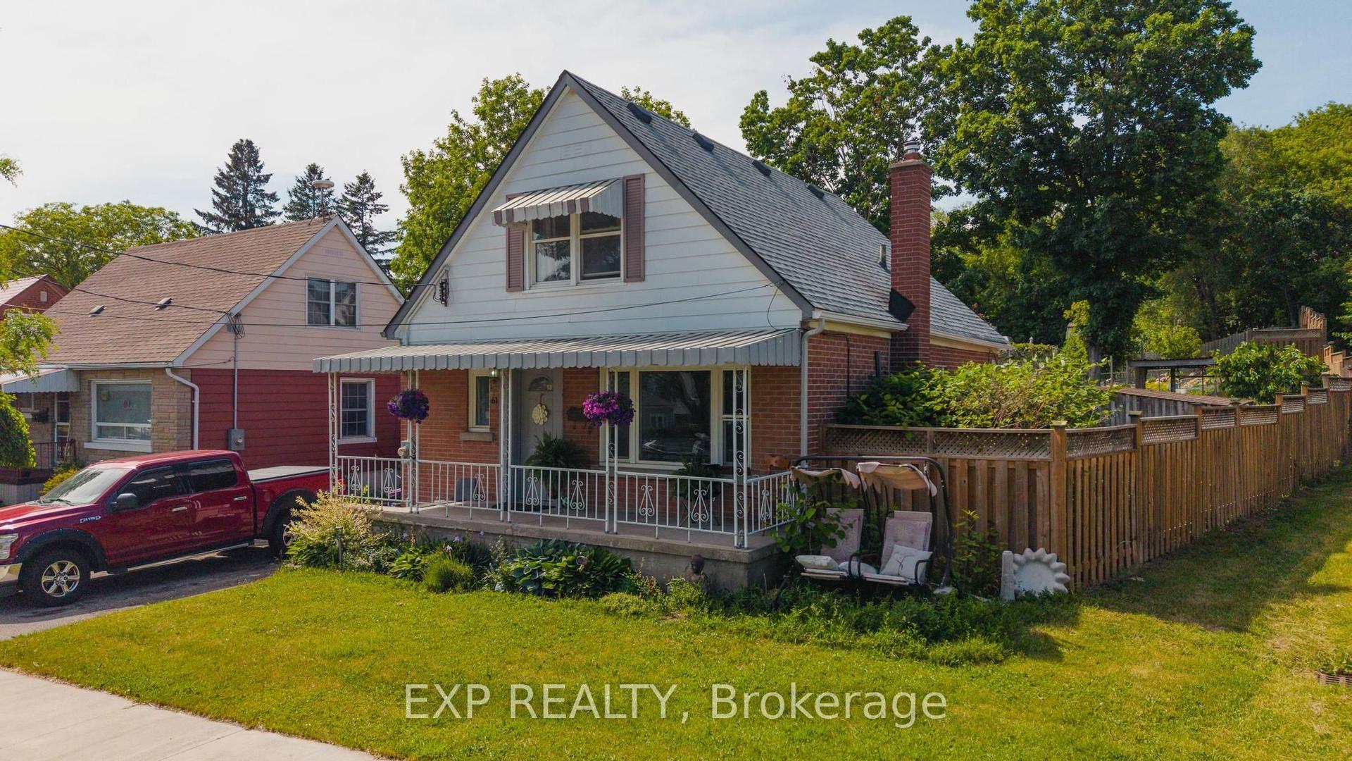 61 Hillview Street — photo 1