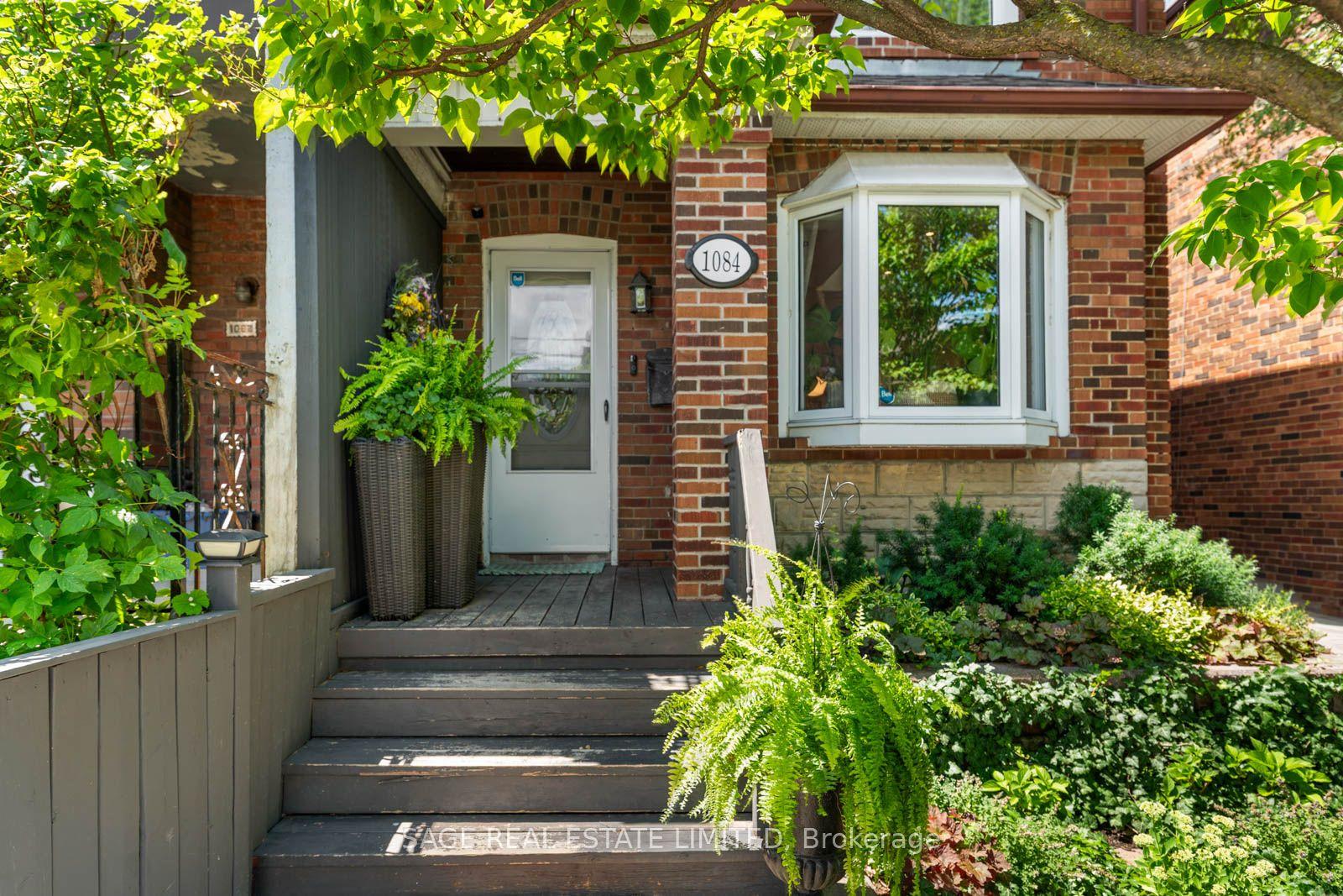 1084 Pape Avenue, Toronto — Semi-Detached for lease, photo 1