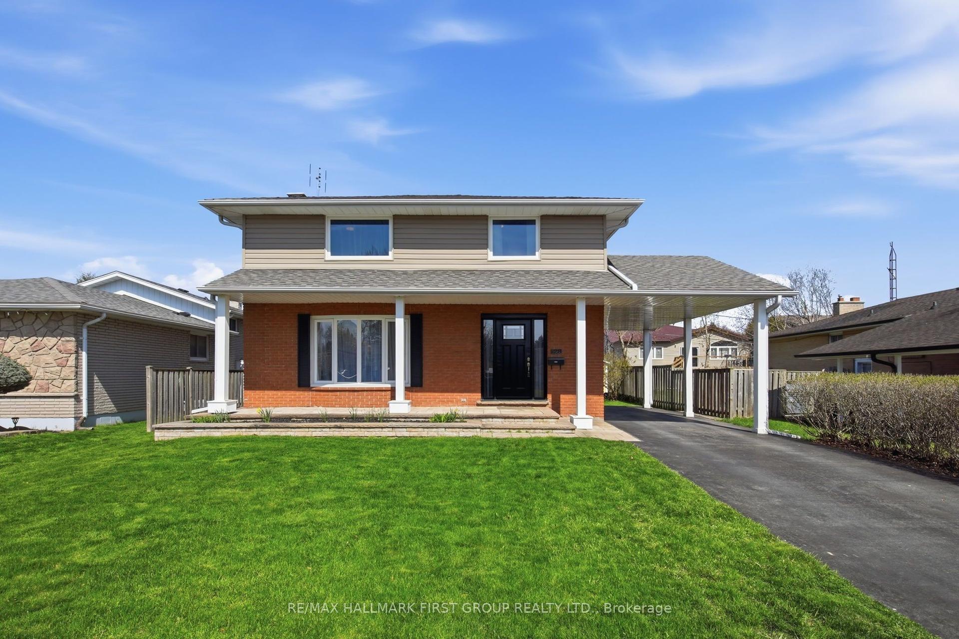 128 Clements Road E — photo 1