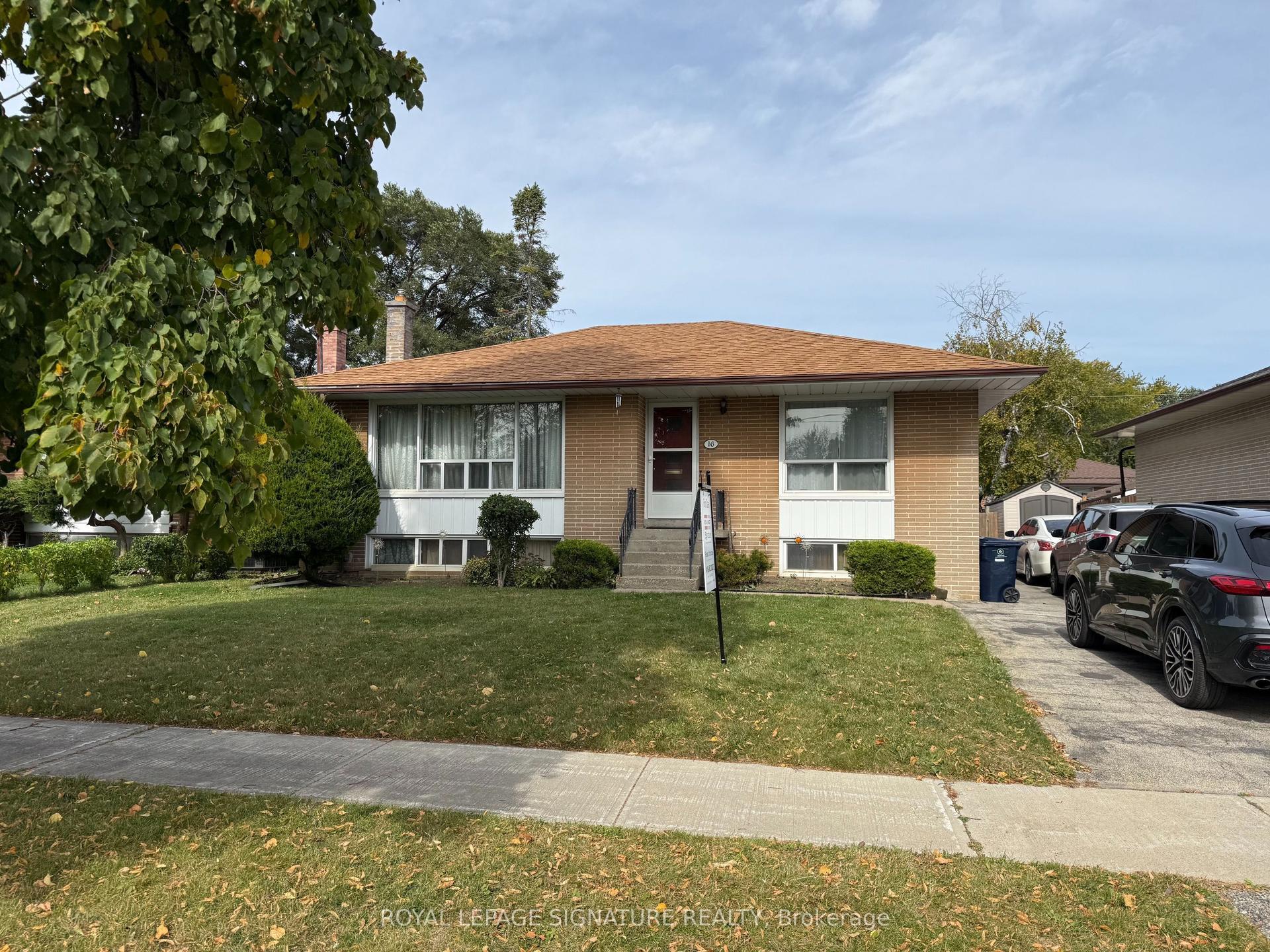 16 Hoshlega Drive, Toronto — Detached for sale, photo 1