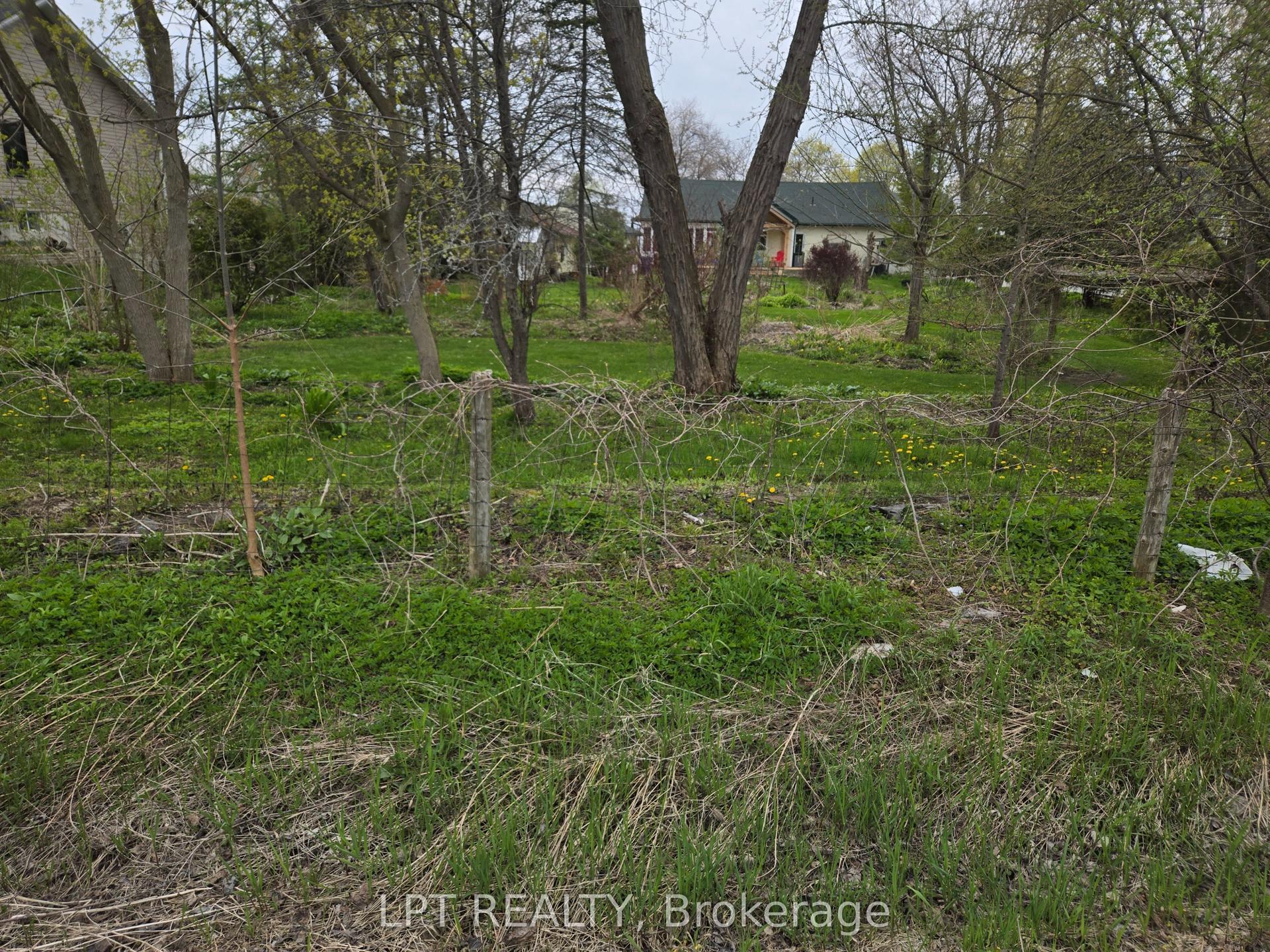 Lot Metro Road N — photo 1
