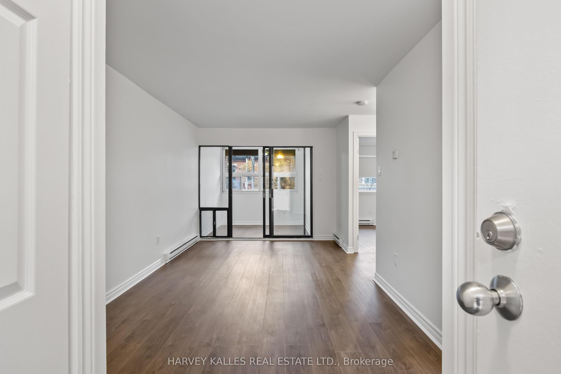 353 Queen Street 10 #10, Toronto — Multiplex for lease, photo 1
