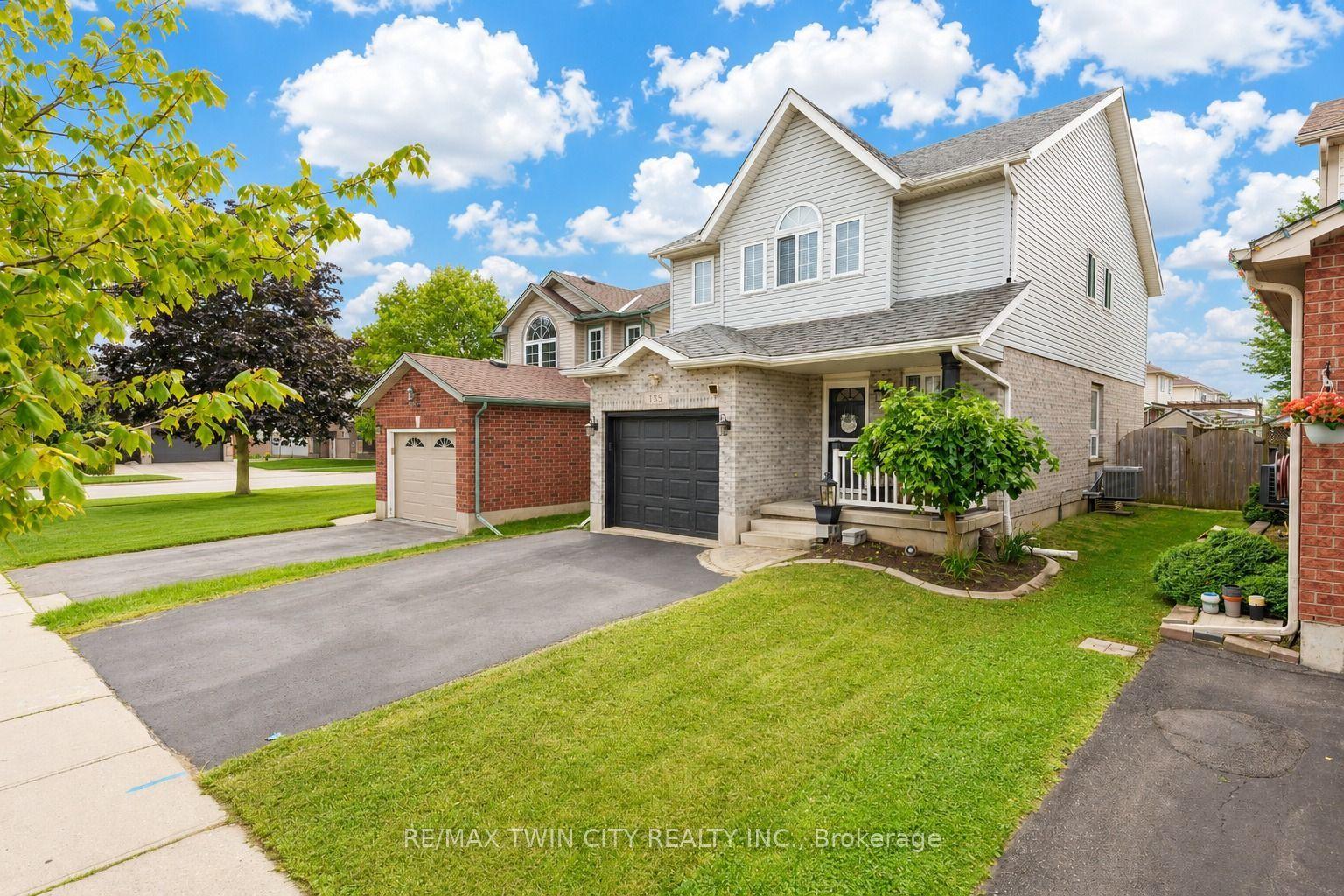 135 Cotton Grass Street, Kitchener — Detached for sale, photo 1