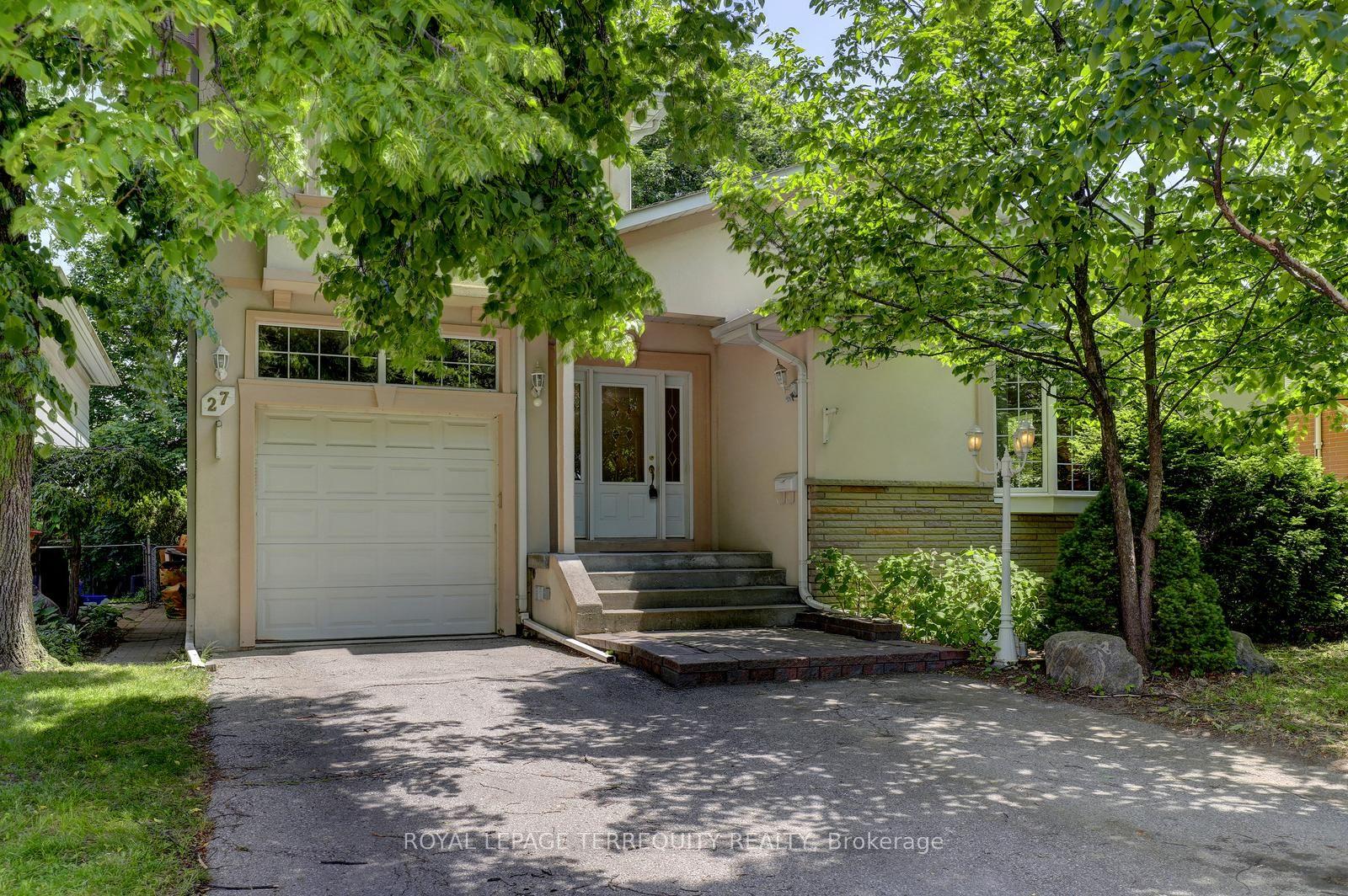 27 Shadwick Drive — photo 1